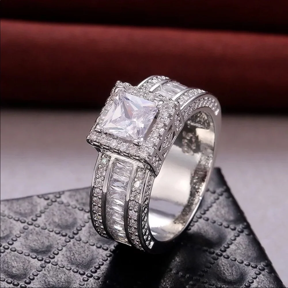 New Luxury 925 Silver beautiful Diamond Engagement Ring - Picture 4 of 6